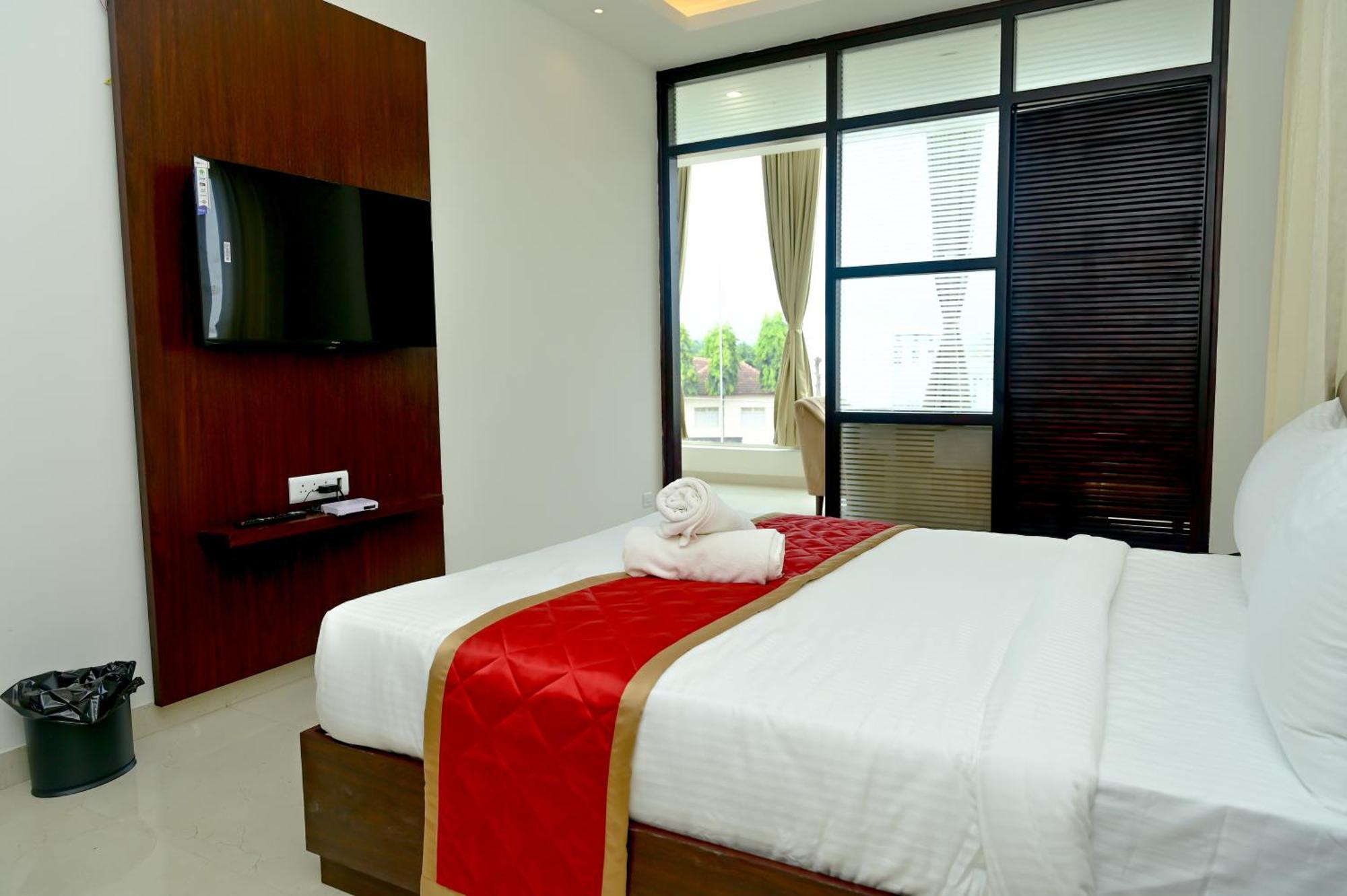 Downtown The Mallika Sapphire Chikmagalur Exterior photo